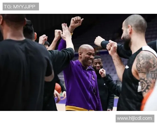 弗赖堡宣布与主教练维尔基成功续约,未来共同打造更强团队 弗赖堡宣布与主教练维尔基成功续约,未来共同打造更强团队